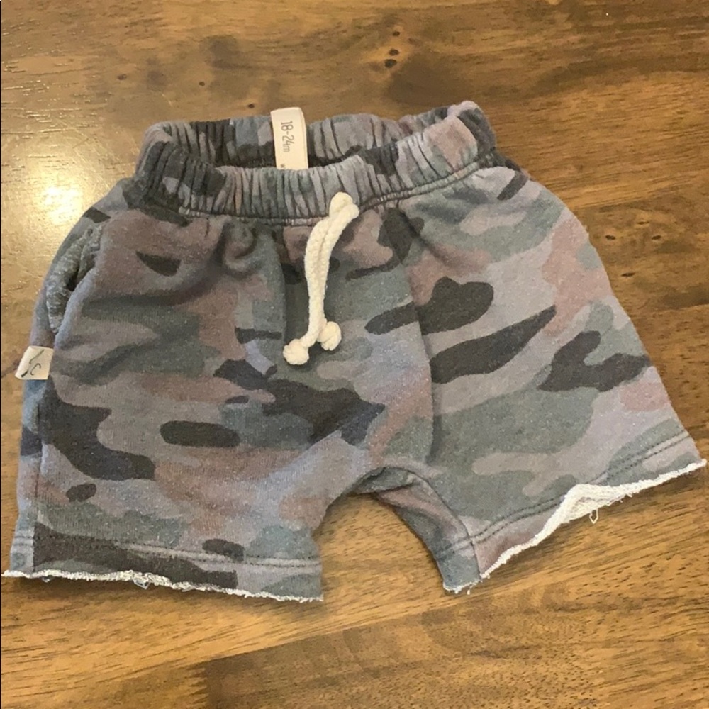 CHILDHOODS camo boy shorts size 18-24 month